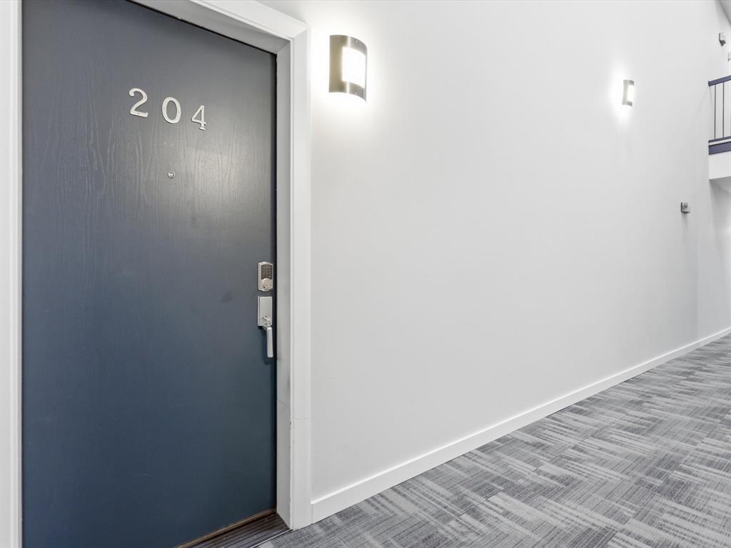 Avanti On Avondale Condo - Residential