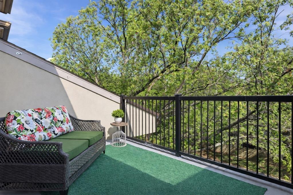 Avanti On Avondale Condo - Residential