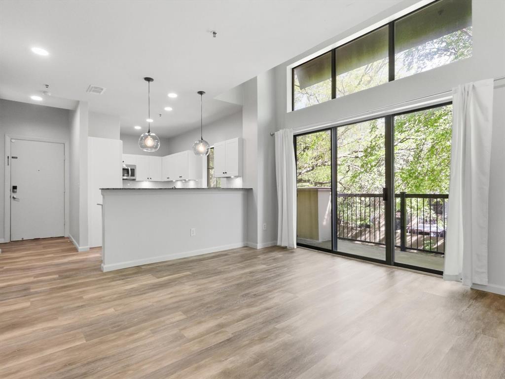 Avanti On Avondale Condo - Residential