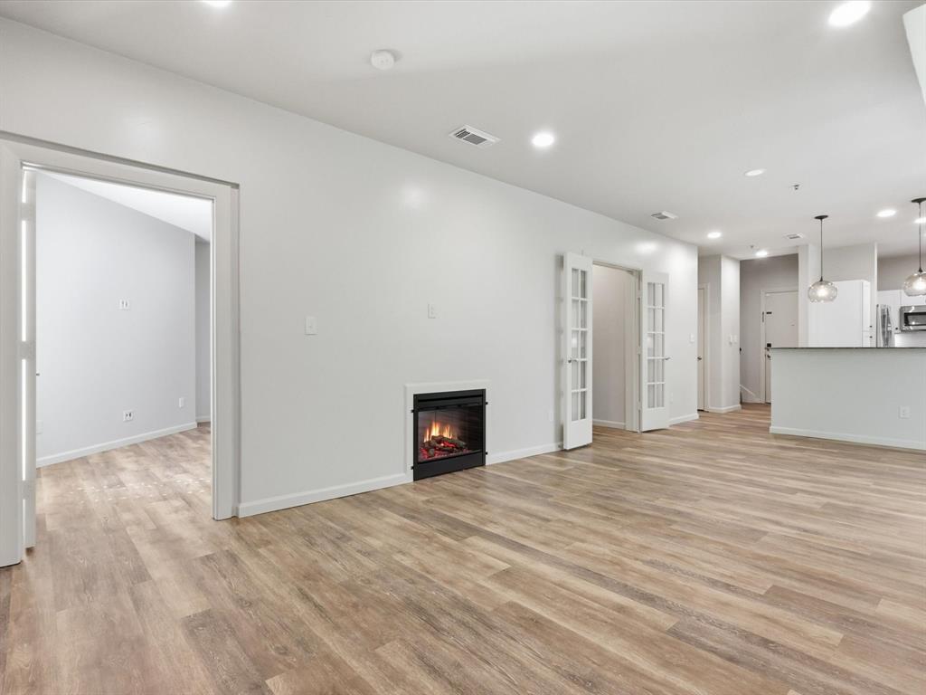 Avanti On Avondale Condo - Residential