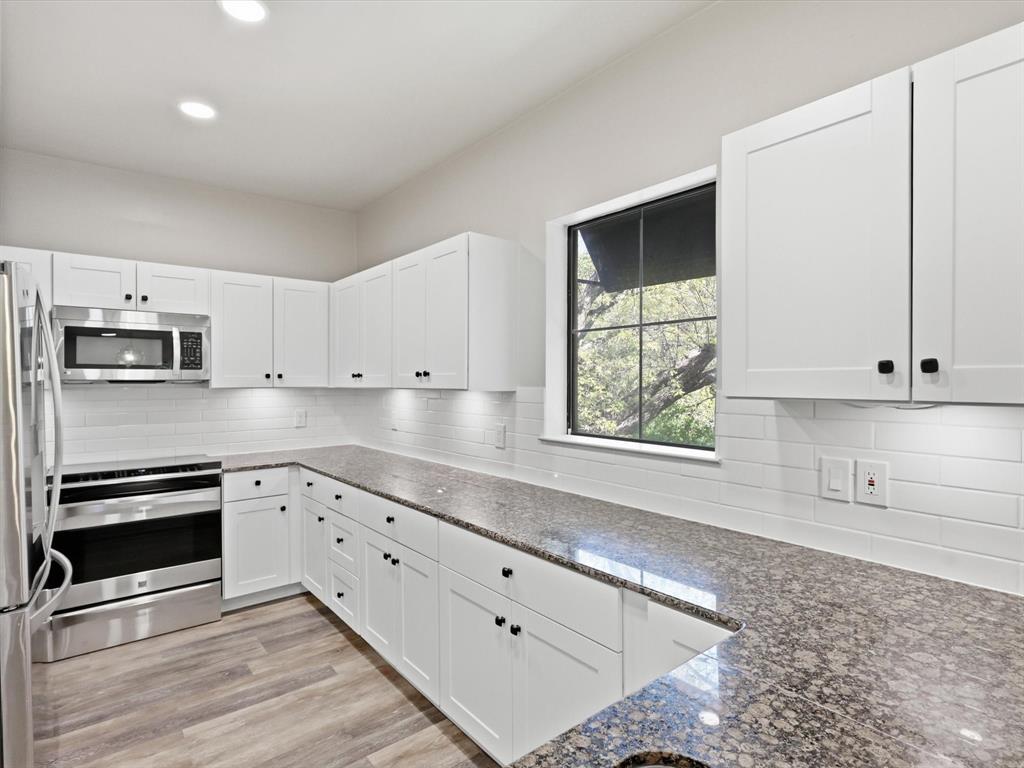 Avanti On Avondale Condo - Residential