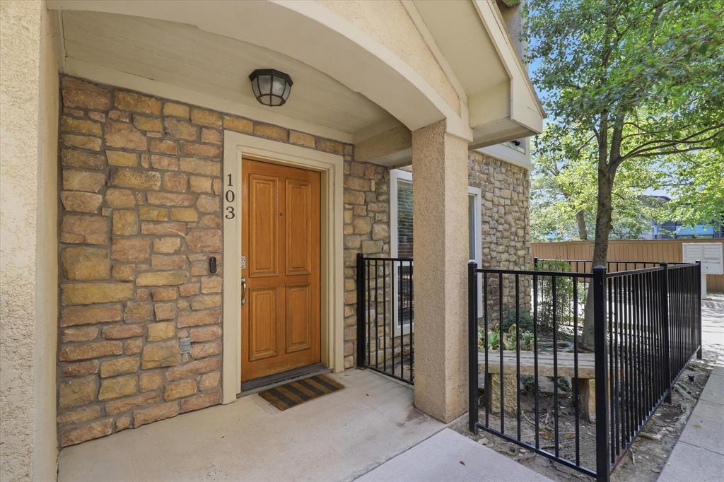 3111 Cedarplaza Lane 103