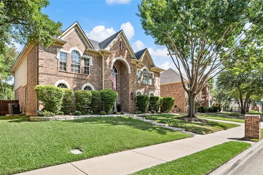 1607 Forest Bend Lane
