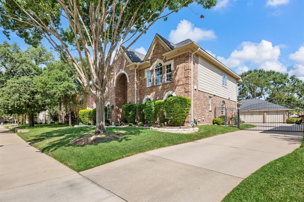 1607 Forest Bend Lane