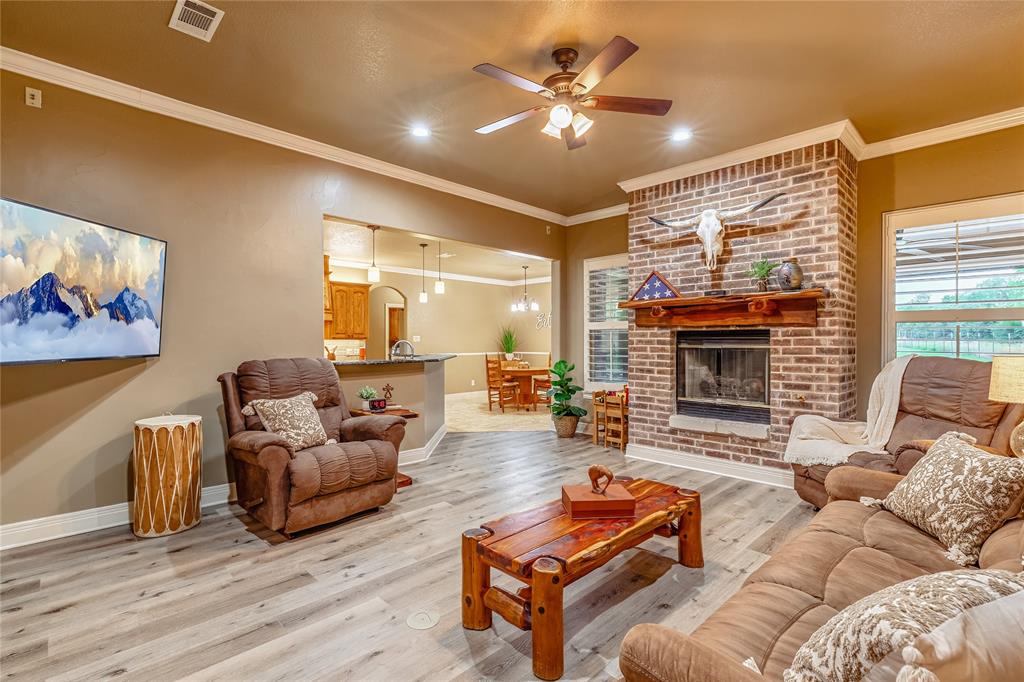 136 Oakwood Court
