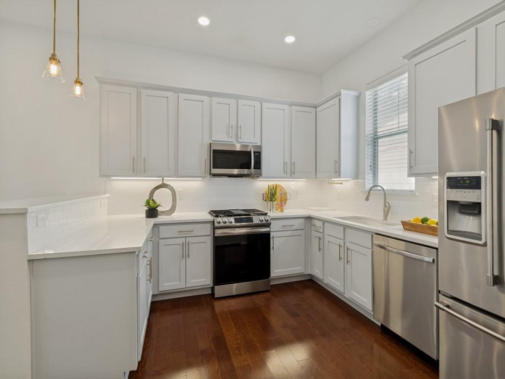 5743 Prospect Avenue 102