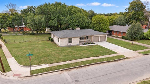 Photo of 2266 Sutter Street, Dallas, TX 75216 (MLS # 21401387)