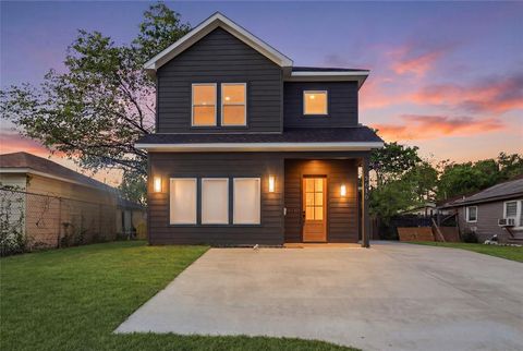 2515 Macon Street Dallas TX 75215