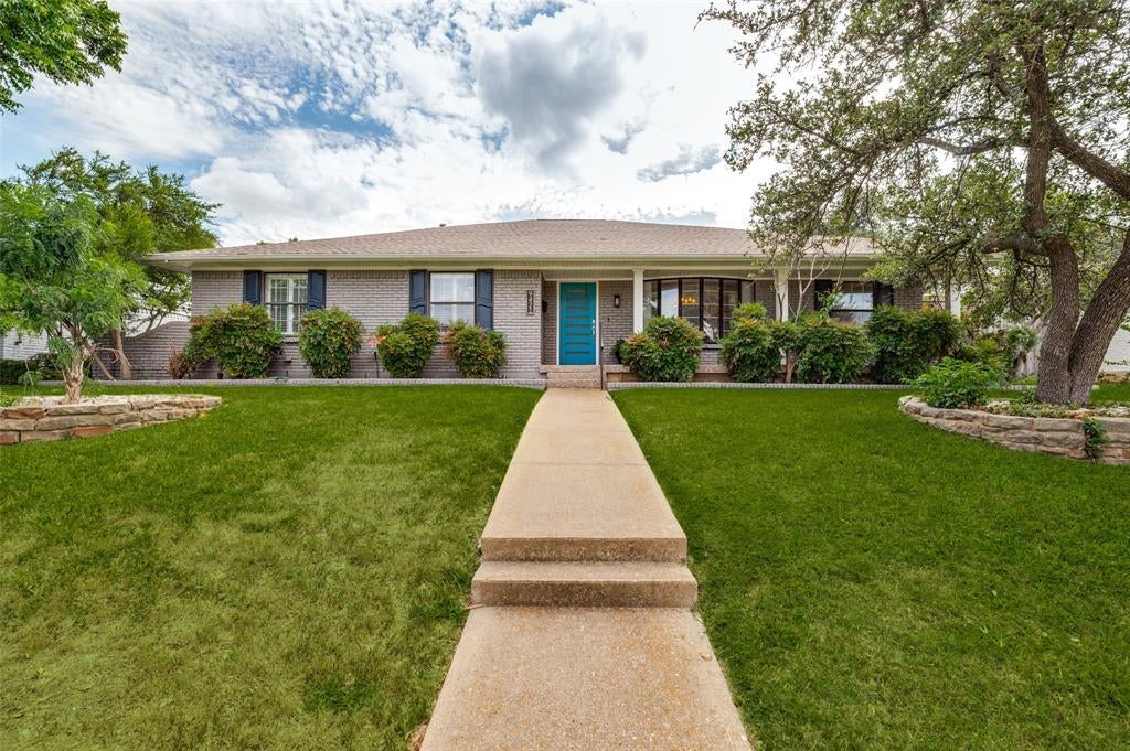9421 Meadowknoll Drive