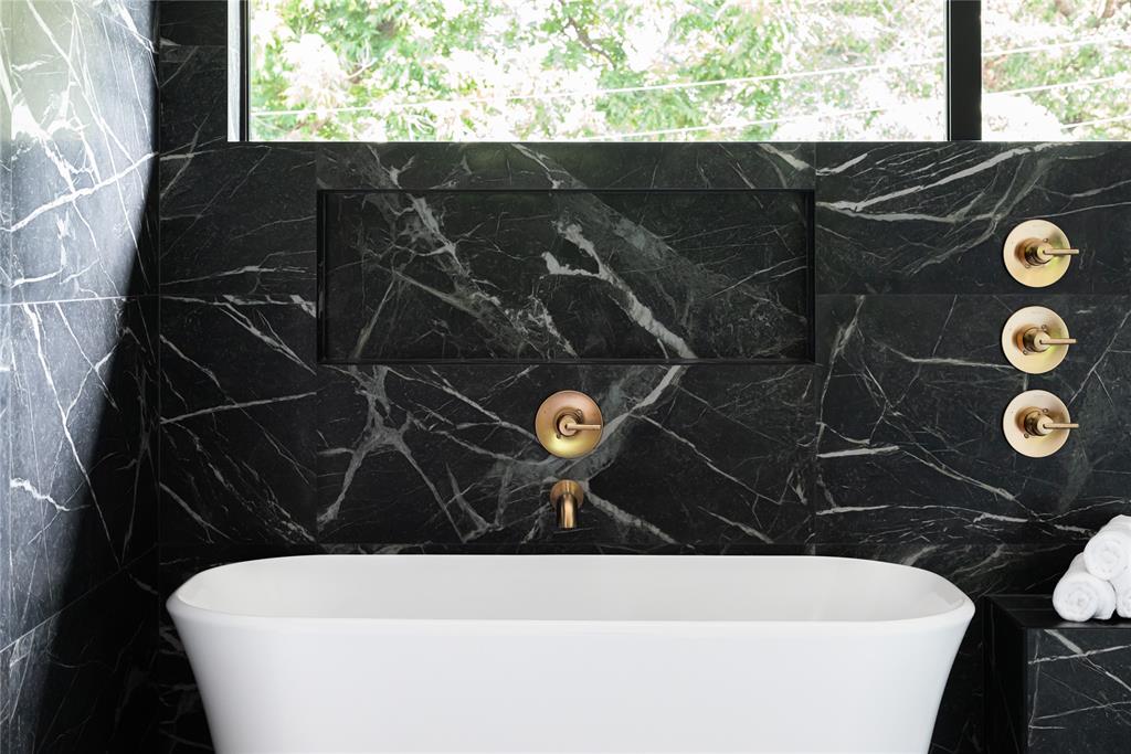 WILSHIRE PARK - Residential