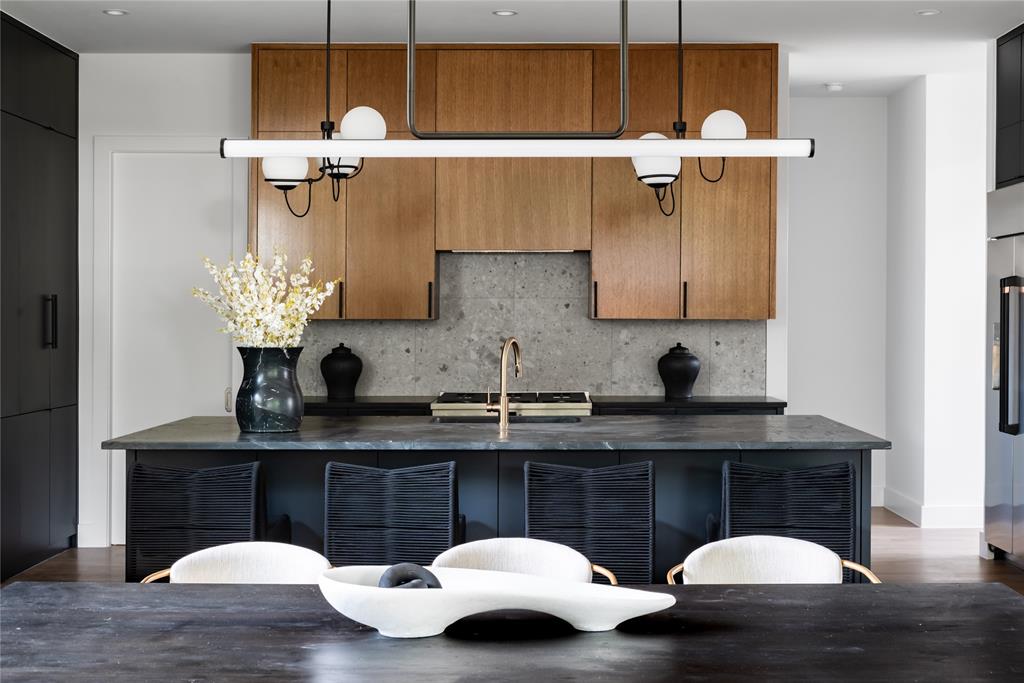 WILSHIRE PARK - Residential