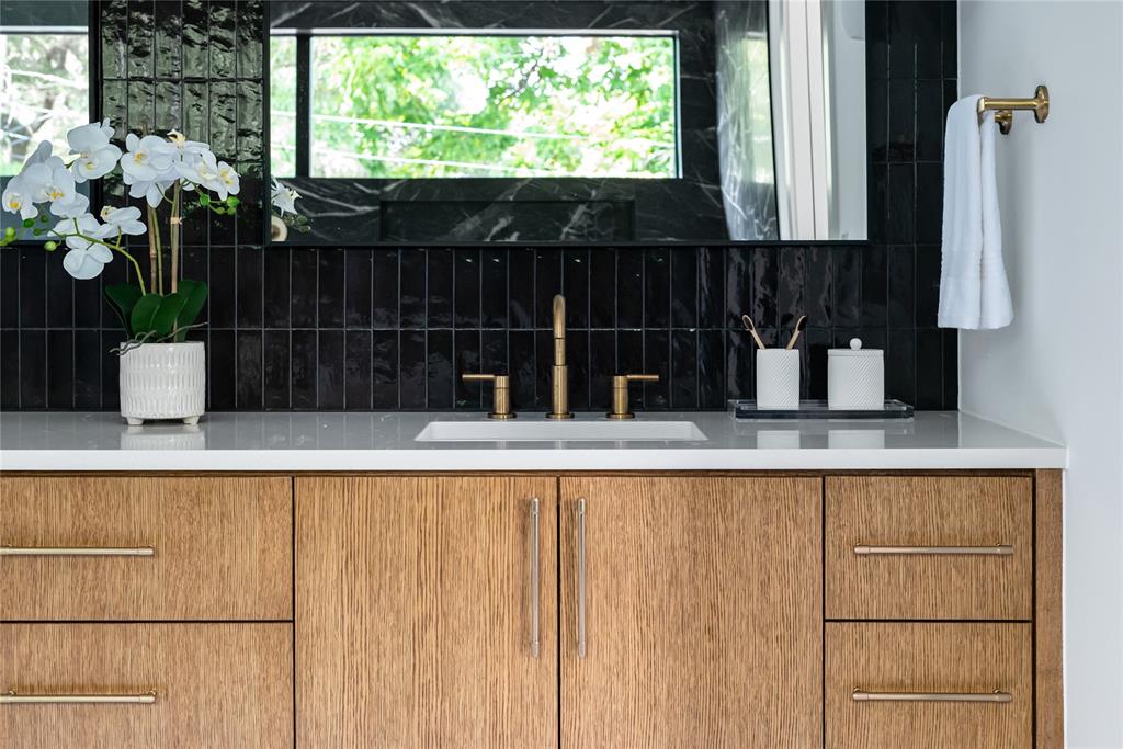 WILSHIRE PARK - Residential