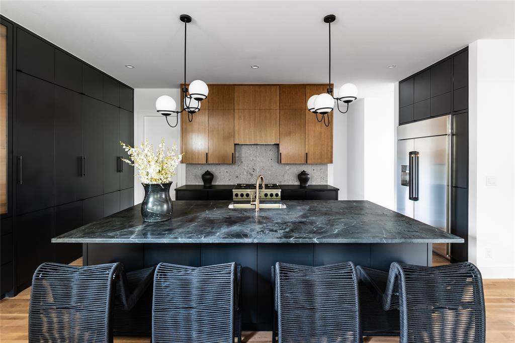 WILSHIRE PARK - Residential