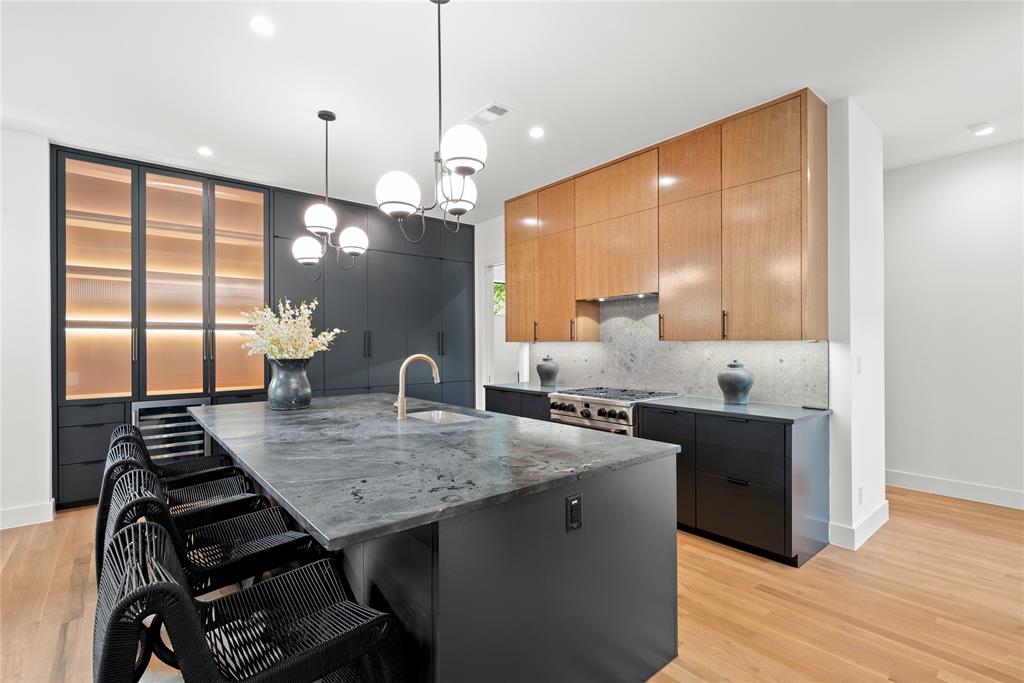 WILSHIRE PARK - Residential