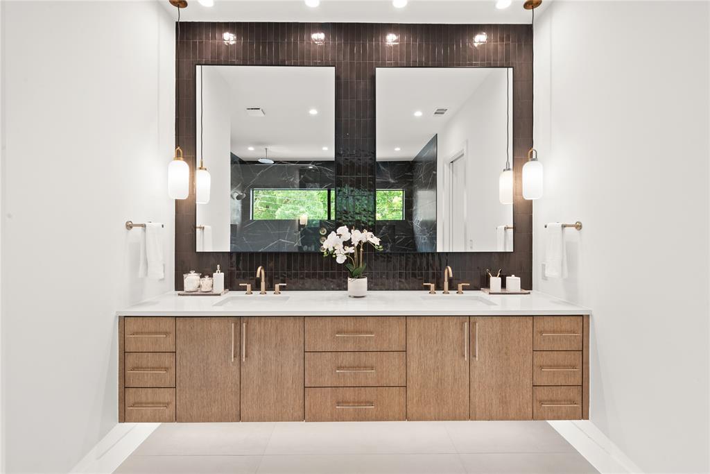 WILSHIRE PARK - Residential