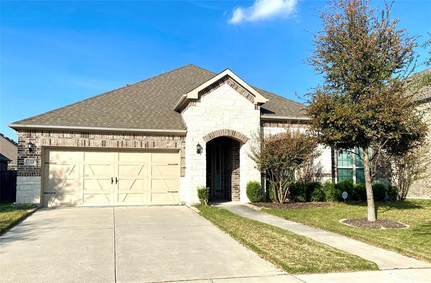 Reside in a virtually new residence, constructed in 2019. Capitalize on the benefits of living in spacious, 5 bedroom, single-story home. The property features a large central kitchen island with a quartz countertop, an open floor plan, and a generously sized master bedroom with an upgraded master bathroom. Additional highlights include smart home features and pre-wired 7.1 surround wiring in the living room. The residence also boast a covered patio and a sizable backyard ideal for recreation and entertainment. Do not miss this opportunity; schedule a tour of the property today.