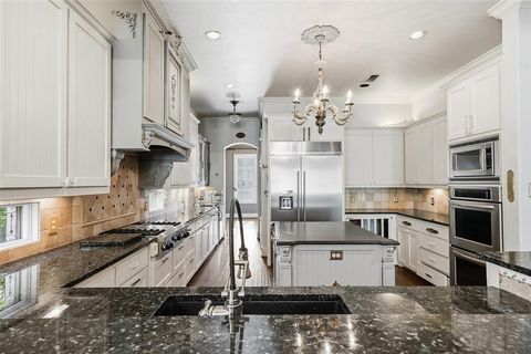 Tiny photo for 4062 Bunting Avenue, Fort Worth, TX 76107 (MLS # 21129324)