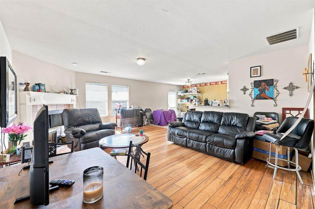 3512 Loyd Drive