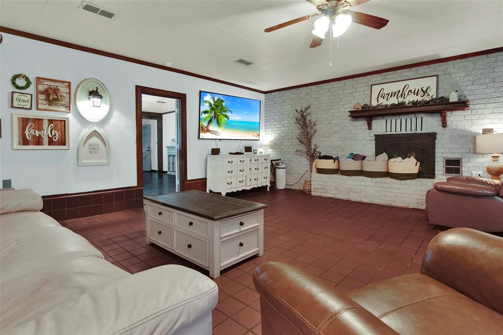 1106 Andy Thomas Road
