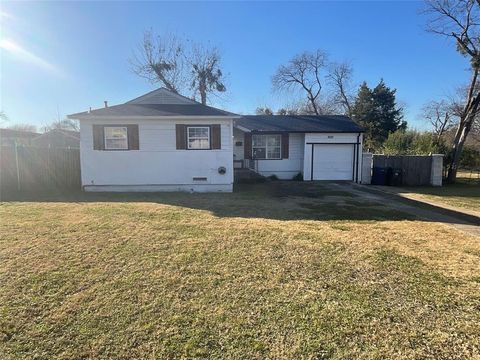 Photo of 3037 Belita Drive, Garland, TX 75041 (MLS # 21144426)