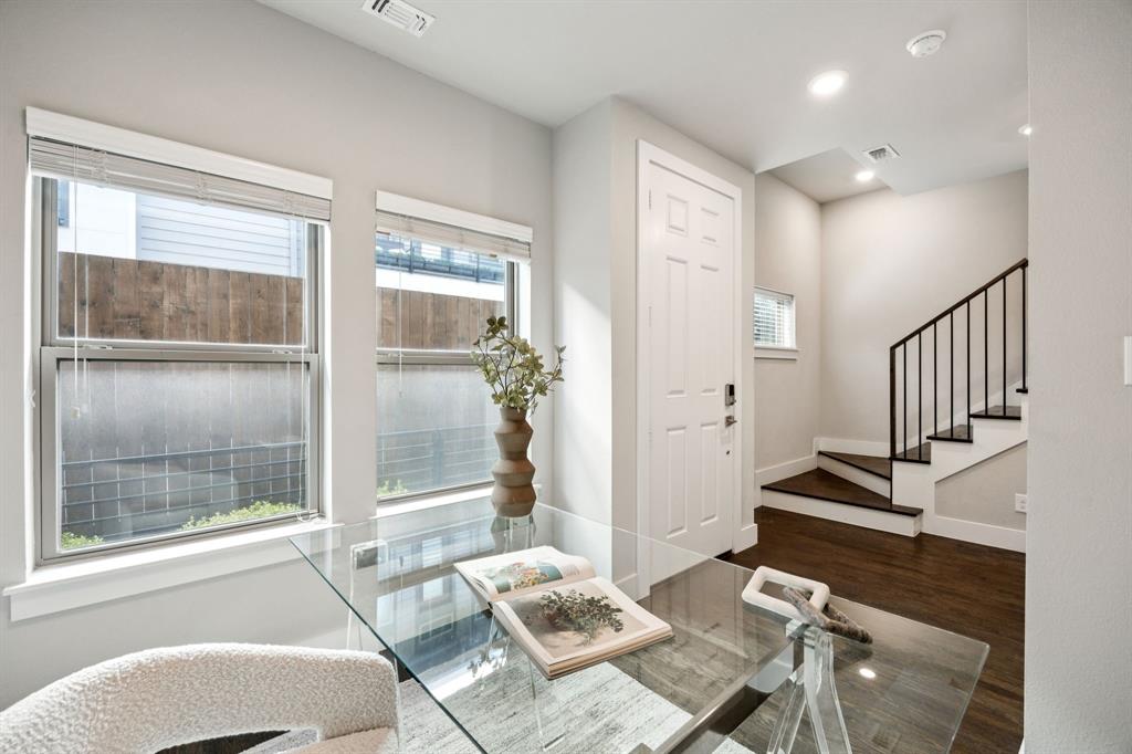 4226 Roseland Avenue 203