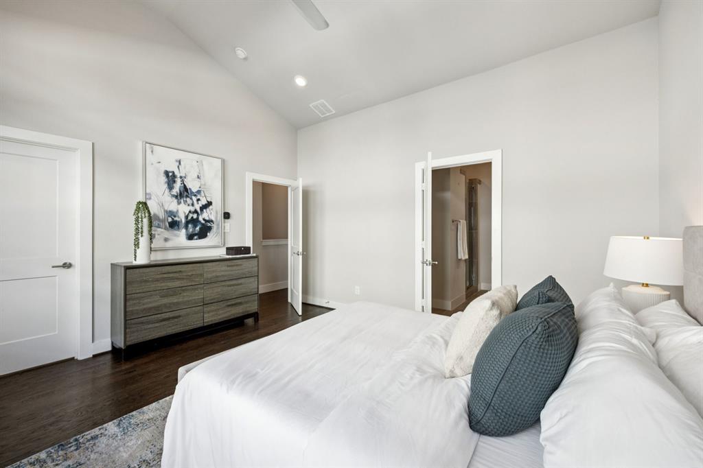 4222 Roseland Bldg 4226 - Residential