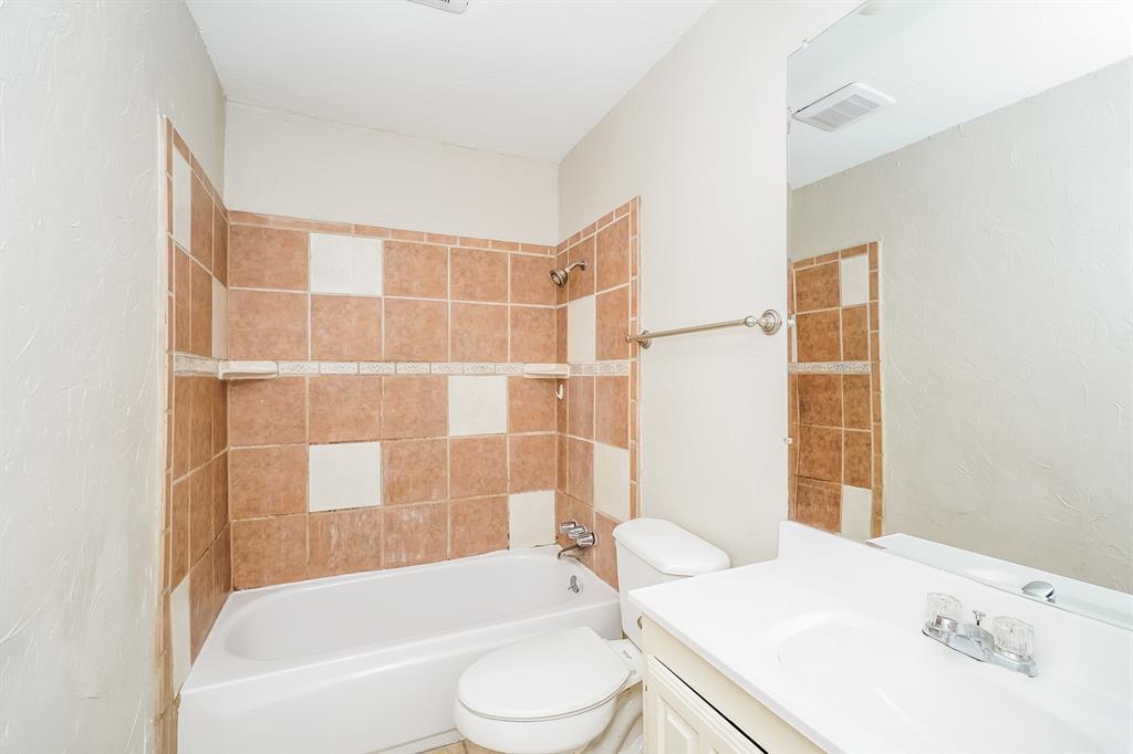 Parkwood Estates - Residential Lease