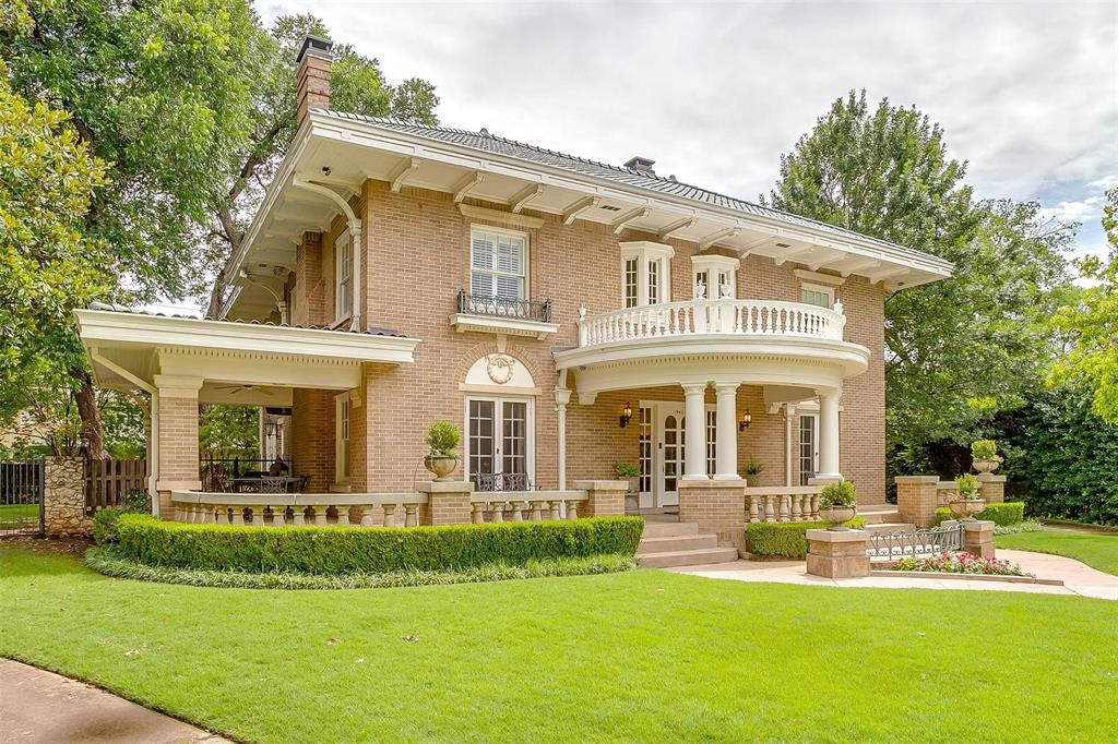 1945 Chatburn Court