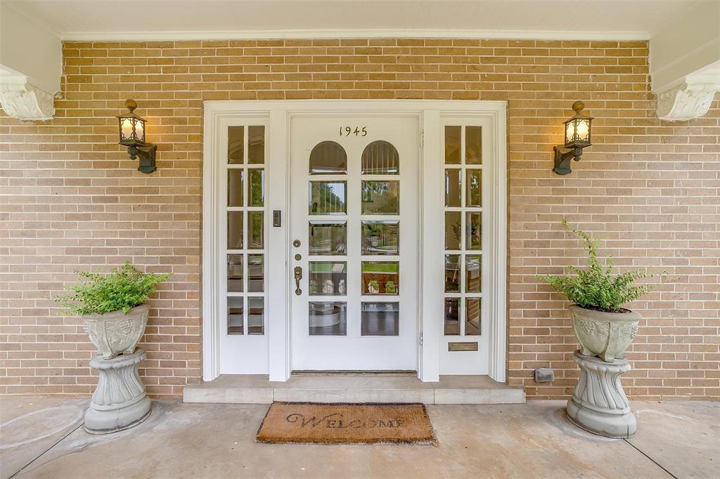 1945 Chatburn Court