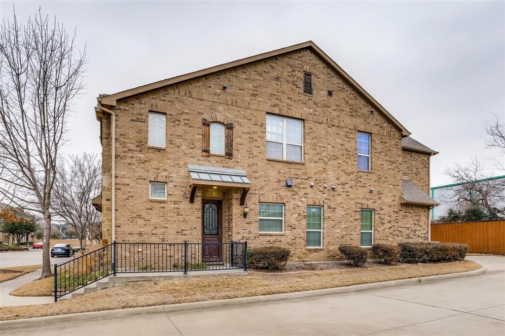 869 Rohan Drive