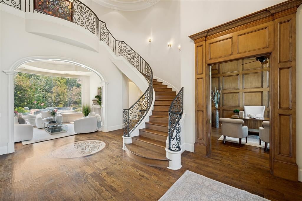 6203 Sweeney Trail