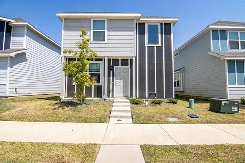 Photo of 5545 Topwater Trail, Fort Worth, TX 76119 (MLS # 21257798)