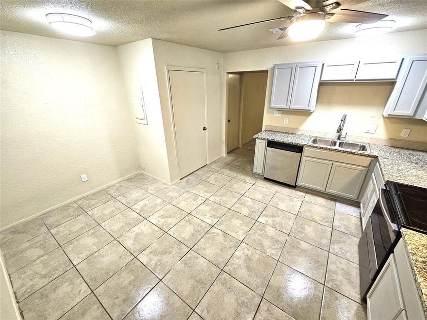 Remodeled bright 2bed, 1.5 bath Townhome located in the Keller I.S.D. Features granite countertop, cabinets, wood laminate on 2nd floor,stairs, 18x18 tile on first floor, new ceiling fans, paint, no pop corn ceiling. Full size washer&dryer connection. Central a.c., heat, stove, fridge, dishwasher. Walking Distance to Keller High School, Johnson Keller library, senior citizen center, Johnson Keller Park and near to many great shopping places. App $50 per adult. Use TAR application form. Infront of the building there are 2 parking space for each townhome. 
App fees paid via Zelle or money order. Email apps and related docs to Maria Madigan email address.
