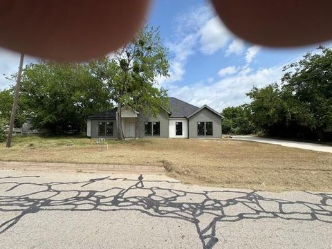 Property photo of 1011 Holden Street 1, Glen Rose, TX 76043