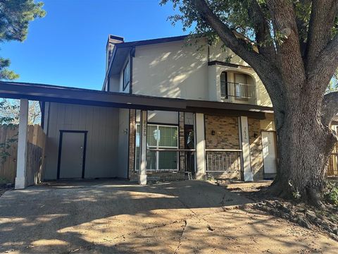 2626 Nina Grand Prairie TX 75052