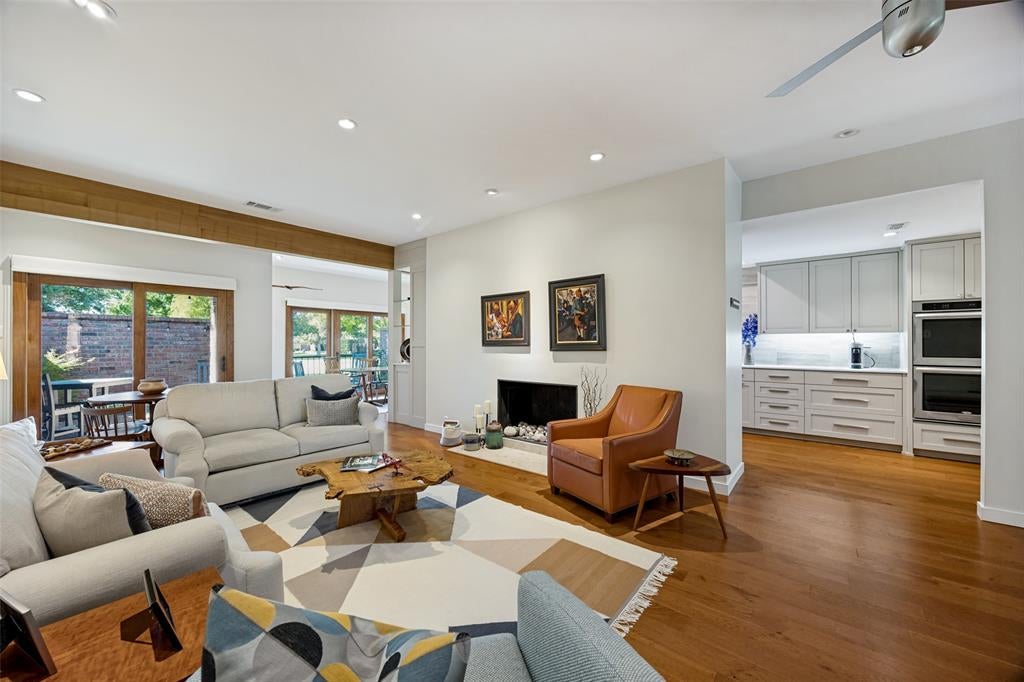 12242 Montego Plaza