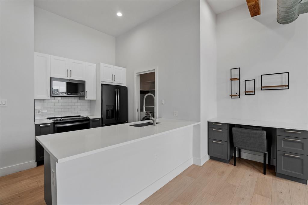 2502 Live Oak Street 230