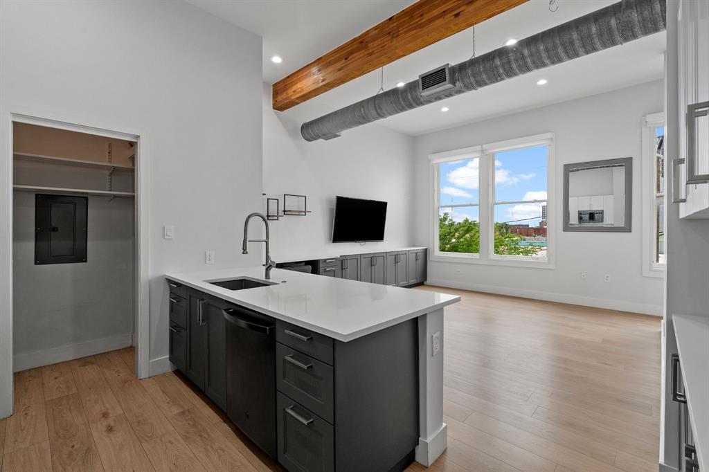 2502 Live Oak Street 230