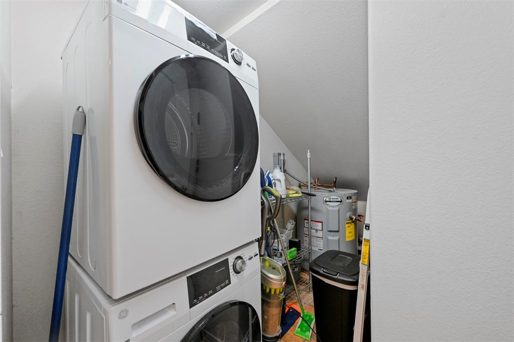 Wedglea Crk - Residential Lease