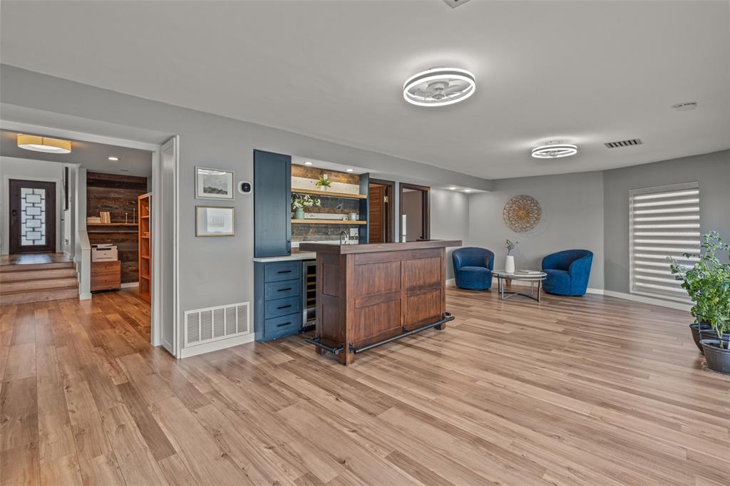 Twenty In Trophy - Residential