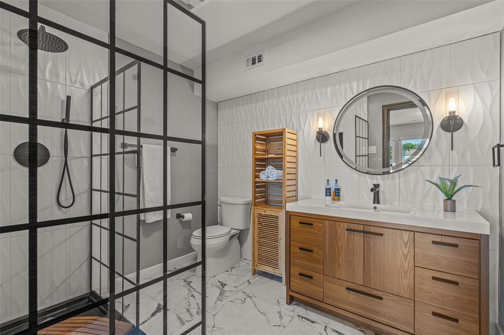 Twenty In Trophy - Residential