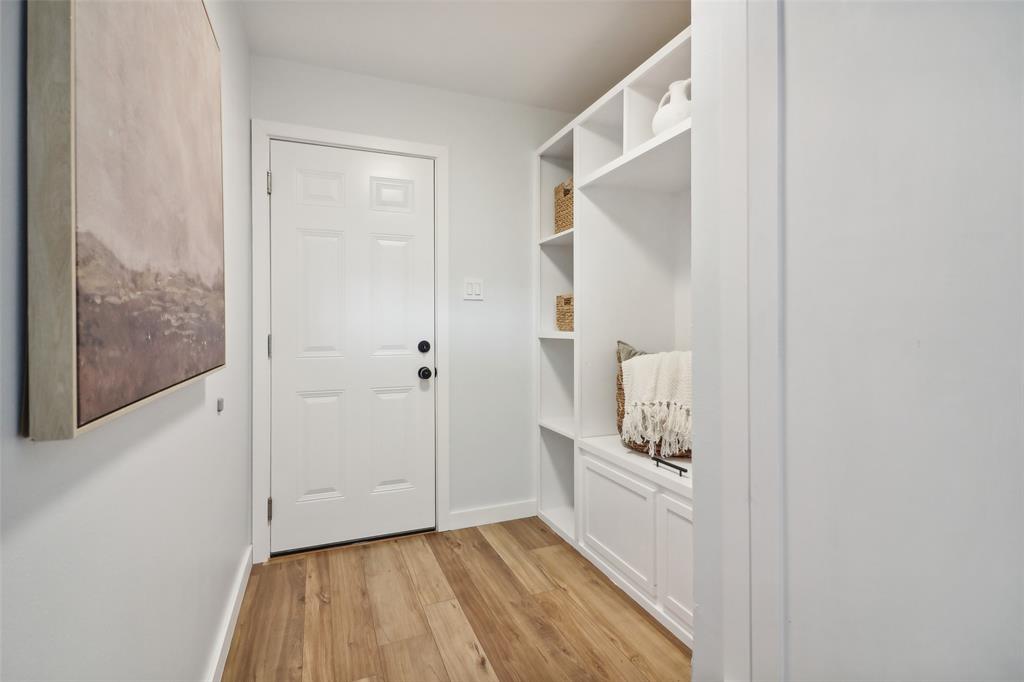 Twenty In Trophy - Residential