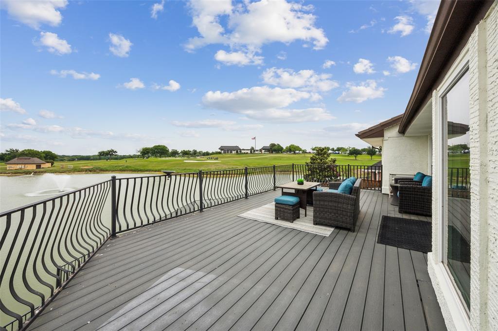 Twenty In Trophy - Residential