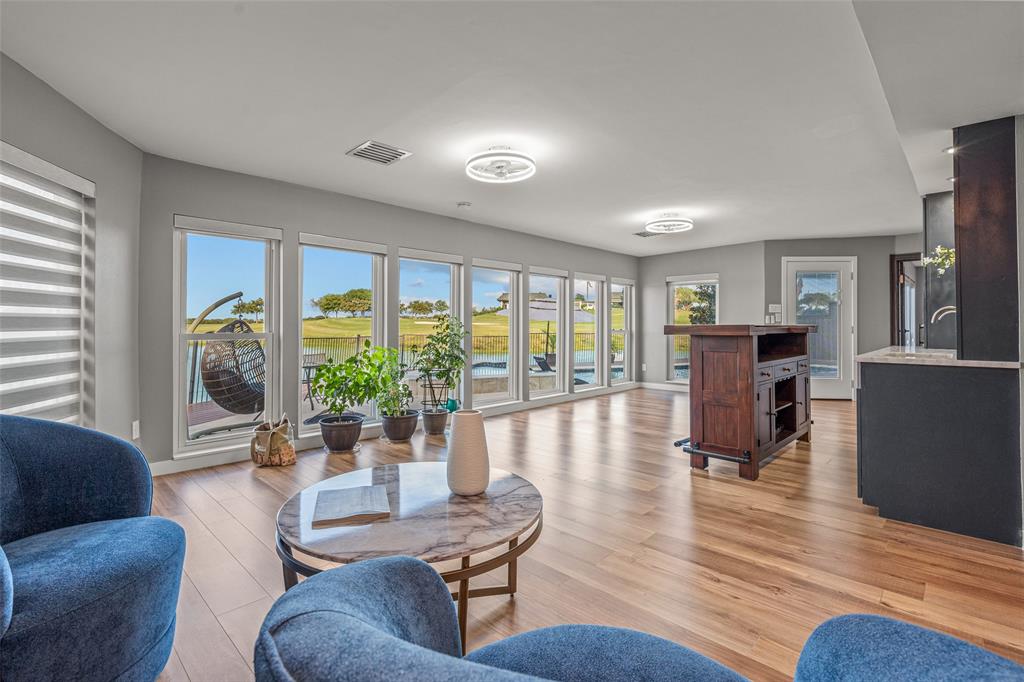 Twenty In Trophy - Residential