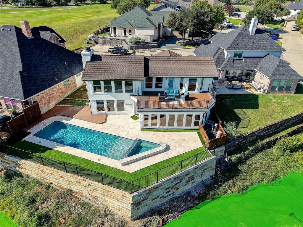 Twenty In Trophy - Residential