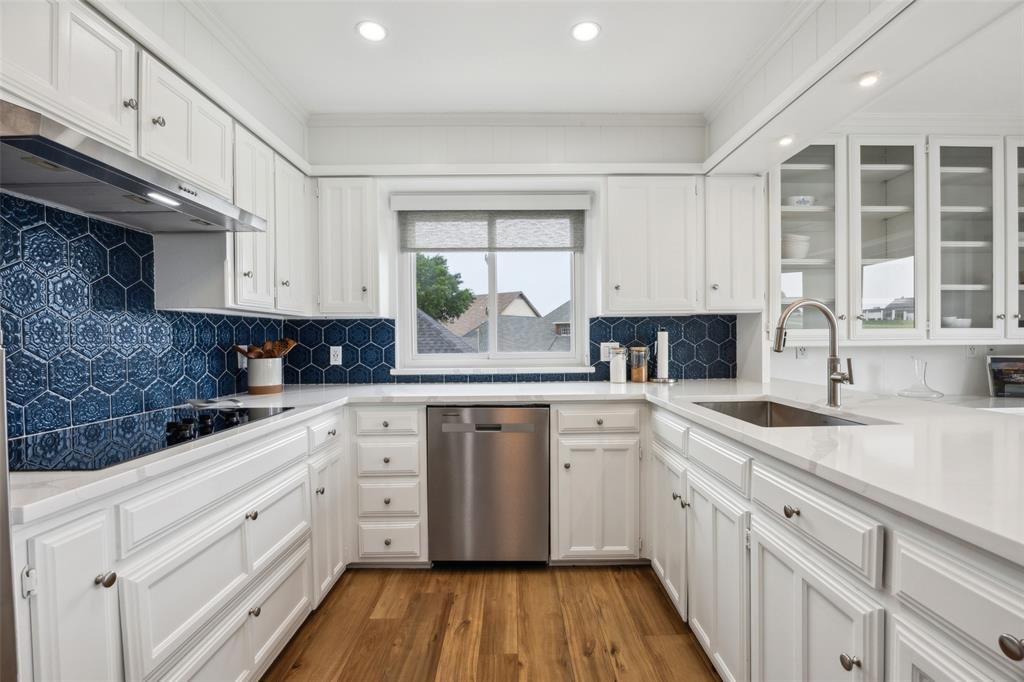 Twenty In Trophy - Residential