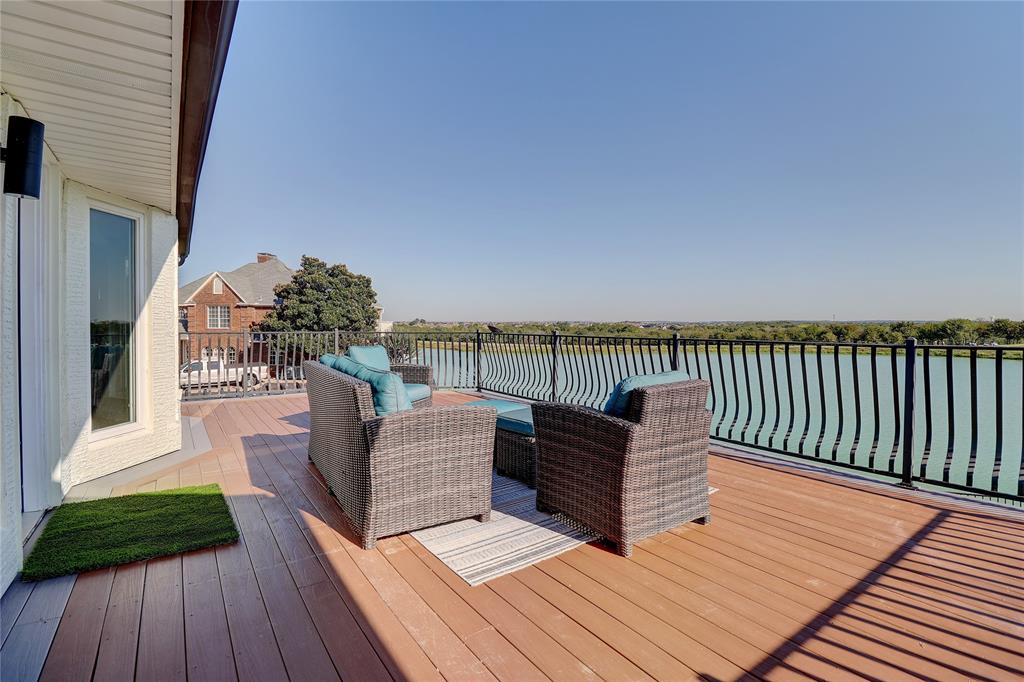 Twenty In Trophy - Residential