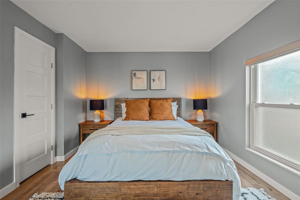 Twenty In Trophy - Residential