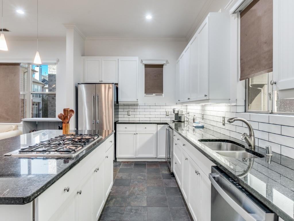 Sundance Row At State Thomas 02 - Residential