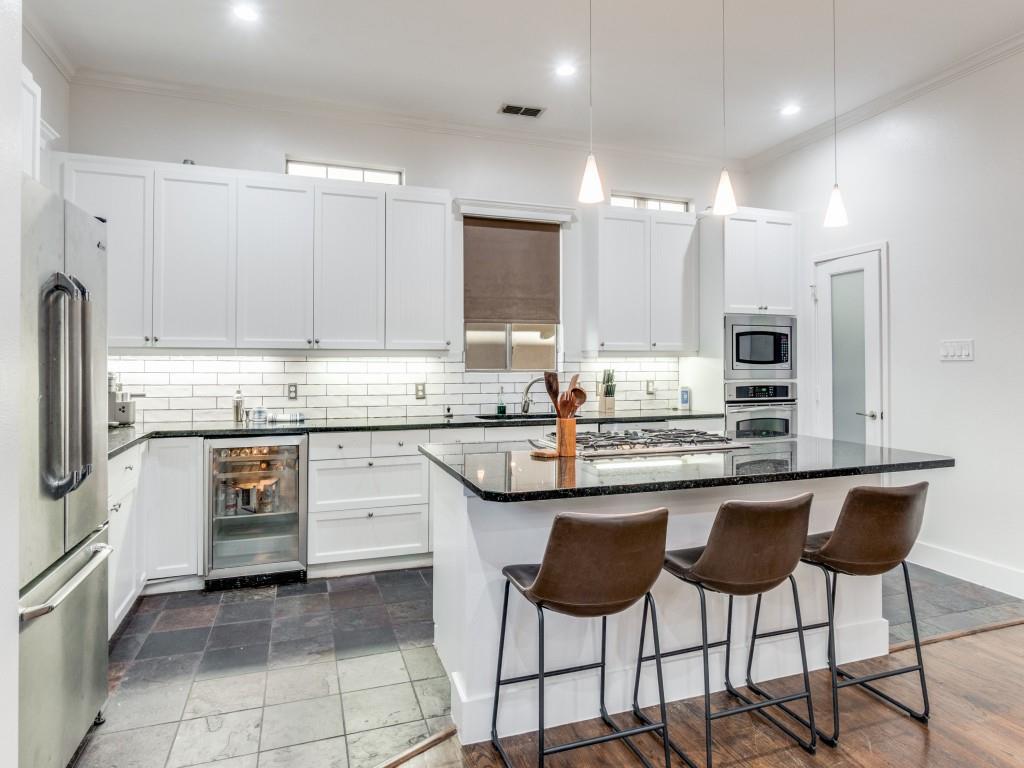 Sundance Row At State Thomas 02 - Residential